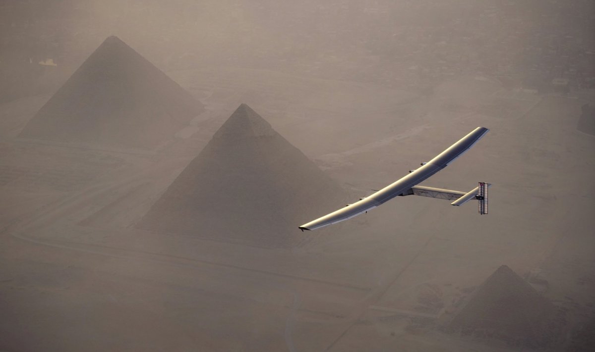 Solar Impulse 2 nutūpė Kaire