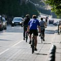На литовский курорт приезжает столько велосипедистов, что в выходные запрещают ездить на велосипедах