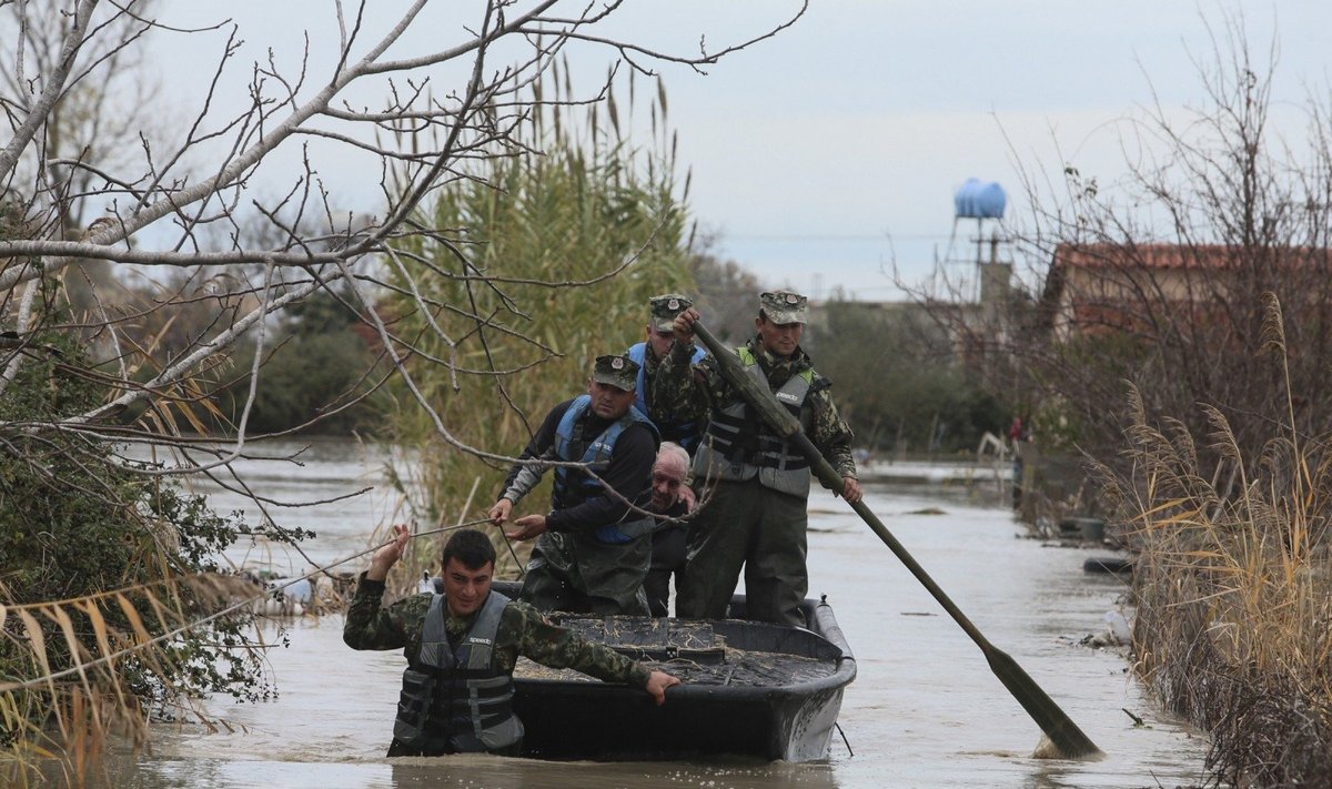 Albanija kenčia nuo potvynių