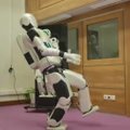 Irano mokslininkai pristatė robotą humanoidą