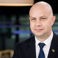 Latvijoje ministrui Verygai įteikiamas apdovanojimas