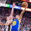 NBA: „Warriors“ pergalė tik po pratęsimo, „Spurs“ pasiekė lygos rekordą