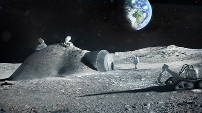 Mėnulio bazės vizualizacija. Pagrindinė kupolo dalis būtų spausdinama iš vietinio regolito, maišomo su rišančiais junginiais. Sudėtingesni komponentai atgabenami iš Žemės. Šaltinis: ESA