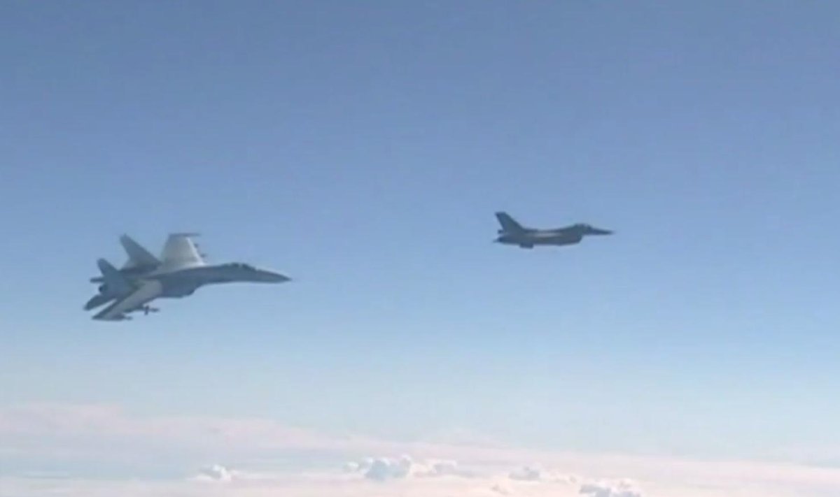 Russian and NATO jets