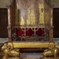 Vienoje iš apžvalgos rato „Londono akis“ kapsulių įkurdinta karališkojo sosto kopija