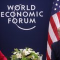 Trumpas ir Europos Komisijos pirmininkė Davose aptarė „prekybos susitarimą“