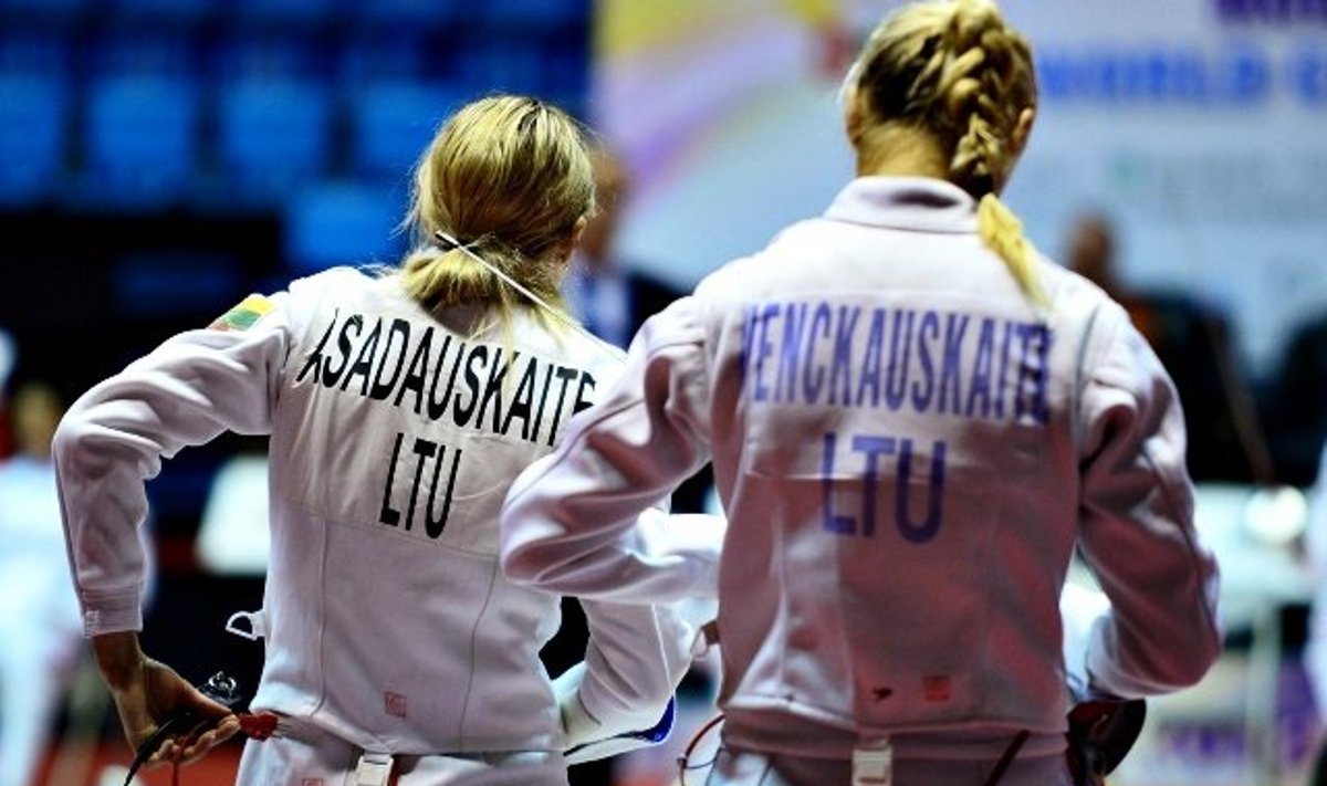 Laura Asadauskaitė ir Gintarė Venčkauskaitė (pentathlon.org nuotr.)
