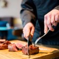 Šios klaidos mėsą gali sugadinti negrįžtamai: svarbu net pjaustymo lentelė
