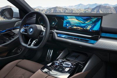 BMW i5