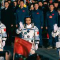 Kinija pasiuntė į kosminę stotį naują komandą – įguloje vien tik vyrai