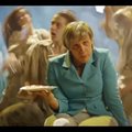 Slovėnų komiko parodijoje – su pabėgėliais zombiais šokanti A. Merkel