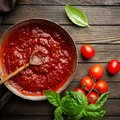 Naminis pomidorų padažas – pats geriausias būdas pomidorų derliui sunaudoti!