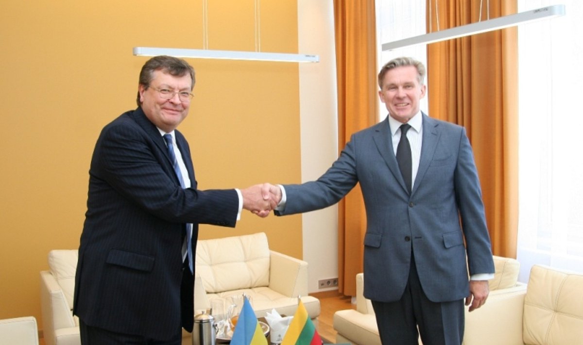 Ukrainos užsienio reikalų ministras K.Hryščenka ir Lietuvos užsienio reikalų ministras A.Ažubalis