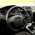 VW gaminamų pigesnių automobilių laukia pokyčiai: po variklio gaubtu taps panašesnės viena į kitą