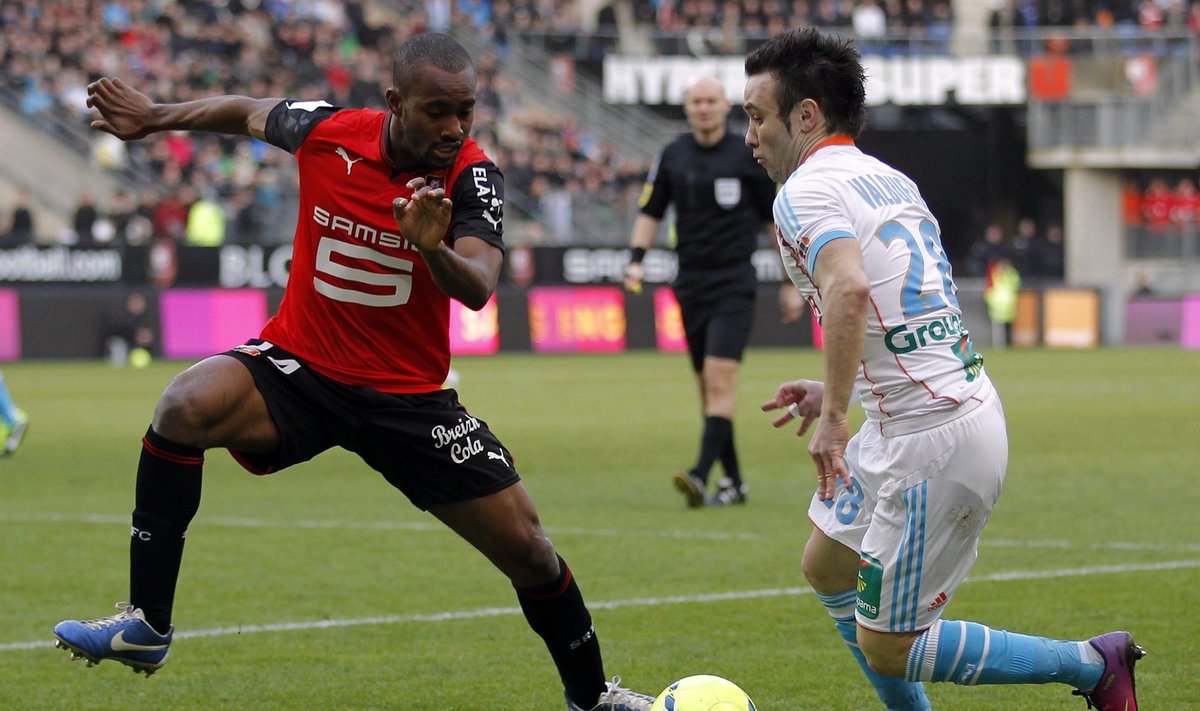 Axelis Ngando ("Rennes", kairėje) ir Mathieu Valbuena  ("Marseille") 