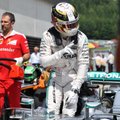 Lietingoje Austrijos kvalifikacijoje ratą greičiausiai įveikė L. Hamiltonas