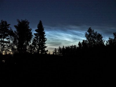 Liepos danguje įspūdingi sidabriškieji debesys ir nauja kometa