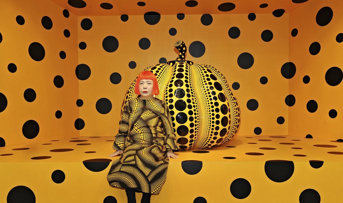 Yayoi Kusama, „Kusama with Pumpkin“, 2010
