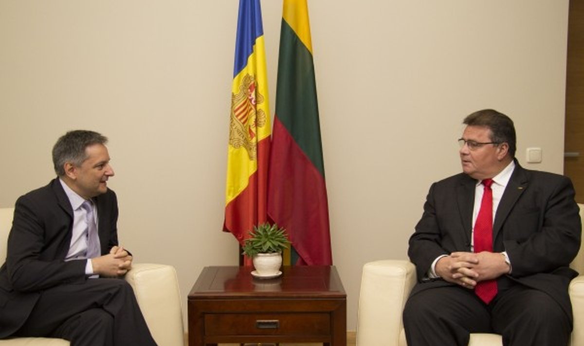 Andorran Foreign Minister Gilbert Saboya Sunye and Lithuania's Linas Linkevičius