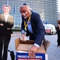 Incidentas Briuselyje: „Ryanair“ vadovui – du pyragai į veidą