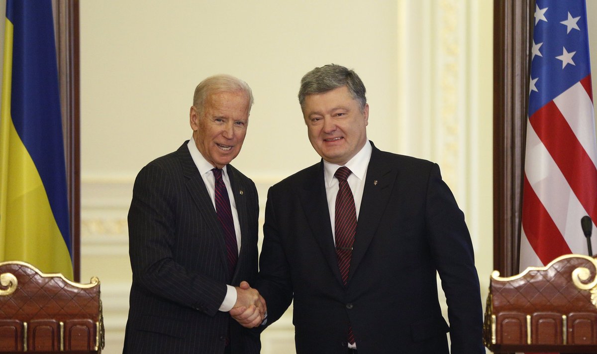 JAV viceprezidentas Joe Bidenas ir Ukrainos prezidentas Petro Porošenka