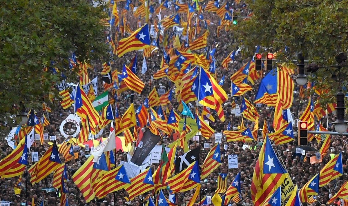 Situacija Ispanijoje kaista: didžiulė minia išėjo į gatves