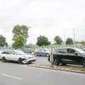 Judrioje Vilniaus sankryžoje susidūrė keturi automobiliai, strigo eismas