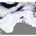 Milžiniška, nežinomos kilmės skylė atsivėrė Antarktidoje
