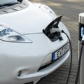 Unikalaus dizaino elektromobilių krovimo stotelių kūrėjai tikisi paskatinti drąsiau rinktis žalesnį transportą