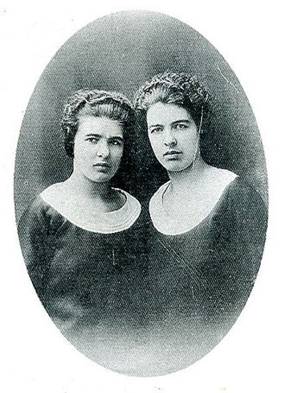 Seserys Christine ir Léa Papin