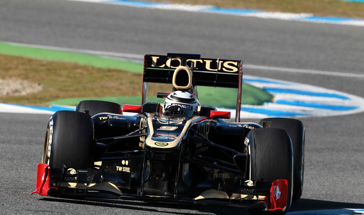 Kimi Raikkonenas su "Lotus Renault E20" automobiliu 
