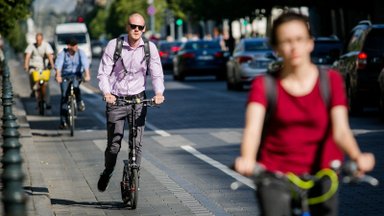Kritinė dviratininkų klaida: net patys to nežinodami kelia sau mirtiną pavojų