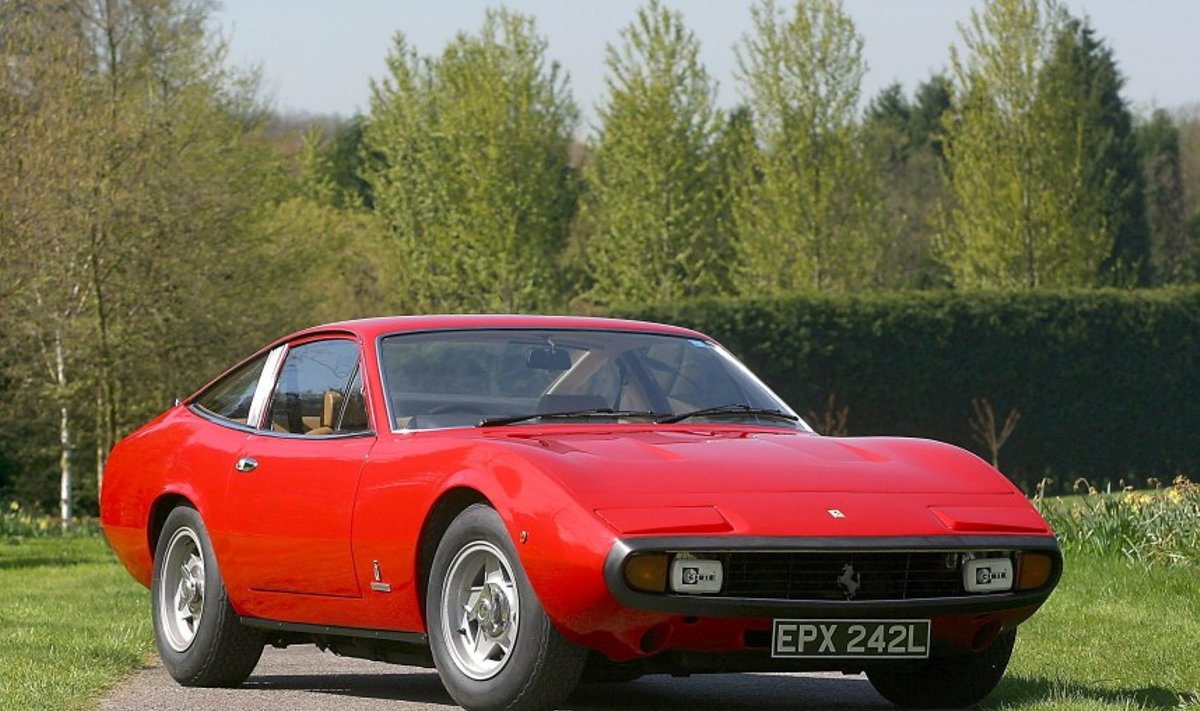 Ferrari 365 GTC4 Coupe (1972 m.)