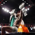 MMA žvaigždė C. McGregoras dominavo ringe ir varžovą sudorojo anksčiau laiko