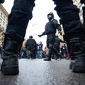 ФОТО: охранники "ФСБ-шного" московского клуба избили двух журналистов за плакат с митинга