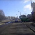 Įkliuvo: nufilmuotas chuliganiškai vairuojamas kauniečio automobilis
