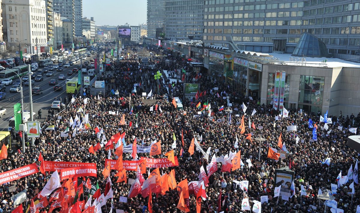 Maskvoje prieš V.Putino valdymą protestuoja tūkstančiai žmonių