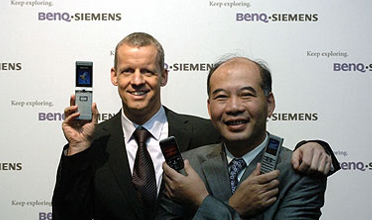 “BenQ Mobile” vadovas Clemensas J. Joosas ir   BenQ korporacijos viceprezidentas ir marketingo direktorius Jerry Wangas.