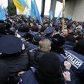 JAV bandys Ukrainai padėti milijardu