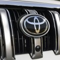 „Toyota“ bėga nuo konkurentų