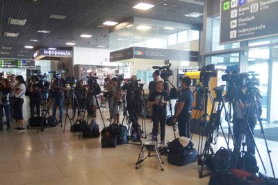 Kijevo oro uoste laukta grįžtančių kalinių iš Rusijos