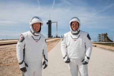 „SpaceX“ ruošiasi istoriniam skrydžiui