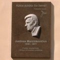 Vilniuje atidengta atminimo lenta poetui J.Marcinkevičiui