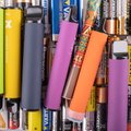 Rado būdą panaudoti jaunimo pamėgtas el. cigaretes: išima baterijas ir gamina „powerbankus“ ukrainiečiams