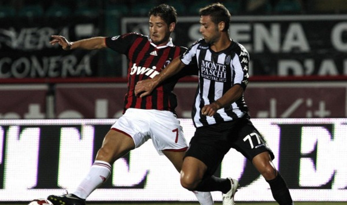 Alexanderis Pato ("AC Milan")  ir Daniele Ficagna ("Siena")