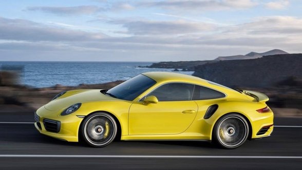 „Porsche“ pristatė galingiausius istorijoje „911 Turbo“ ir „911 Turbo S“