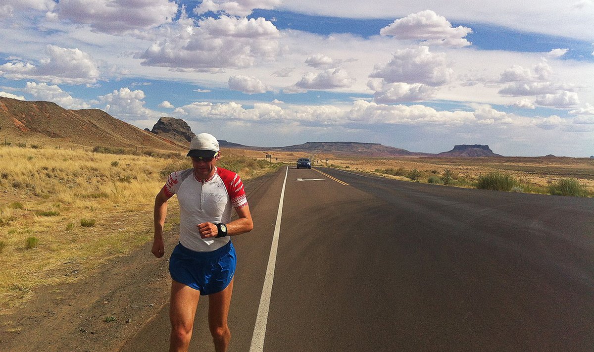 Aidas running across New Mexico. Photo Aidas Ardzijauskas archive