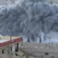 Nufilmuota, kaip Rusijos pajėgos iš oro smūgiuoja į Sirijos miestus