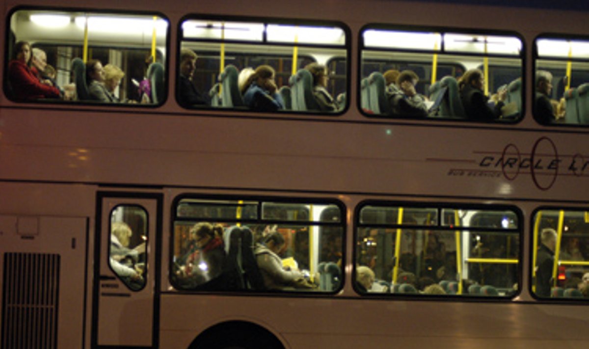 Autobusas, keleiviai