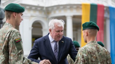 Defence minister awarded by Ukraine’s president